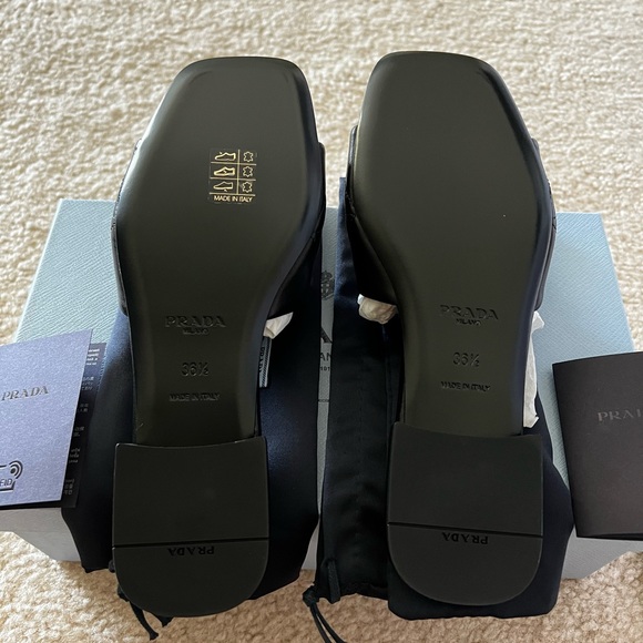 Authentic Prada quilted lambskin nappa leather flat sandals mules black 6.5 SOLD - Picture 5 of 13